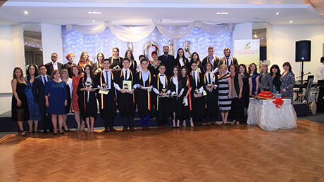 Матуранти 2015 Од Центарот Bankstown: Деспина Велеска, Нина Трифуновска,Илчо Марковски и Кристина Тасевска. Од Центарот Kogarah: Адриан Новак, Ана Марија Бојчечевска, Ангела Макреска, Ангела Исајловска, Ангела Климоска, Антонио Ѓорѓијовски, Антонио Нешковски, Бил Ефтимоски, Кипријан Ѓоргиевски, Стефани Ангеловска и Татјана Врглеска. Од Центарот Smith Hill: Христи Димовски, Даниела Павловска и Александар Алексовски. Од Центарот Smith Hill: Мајкал Трпчески и Кристијан Крцоски.