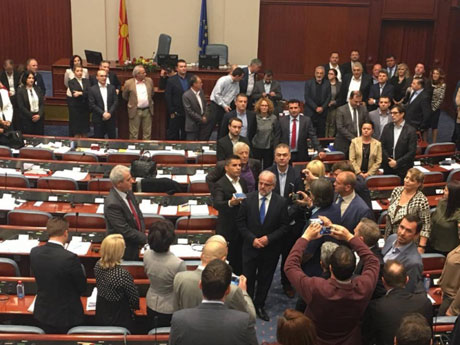 Меѓу собраниските клупи беше одржан изборот на Талат Џафери