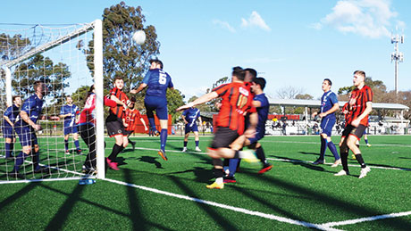 Противничката одбрана грчевито се бранеше